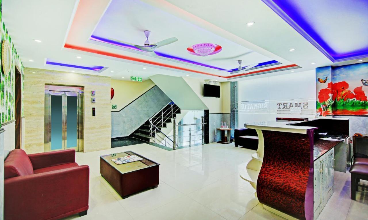 Treebo Trend Smart Signature Нью-Дели Экстерьер фото